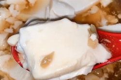 发烧可以吃豆腐脑油条吗宝宝能吃吗为什么,豆腐脑适宜，油条需谨慎