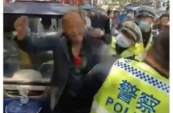 警方回应男子猛砸女子致倒地不起,男子猛砸女子致倒地非家暴，精神疾病患者发作引发误会
